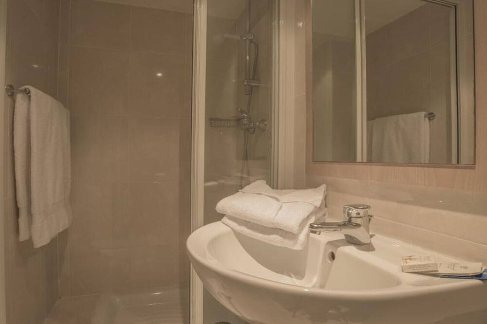 Photo of Bathroom in Carnot
