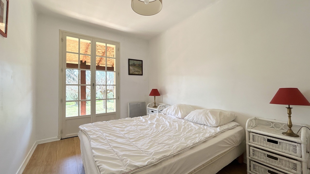 Photo of Bedroom in Maussane