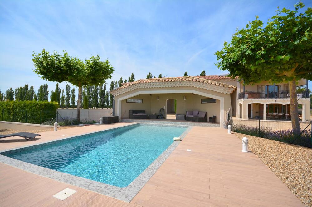 Photo of Outdoor in Arles