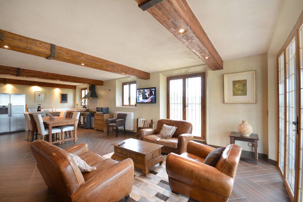 Photo of Livingroom in Arles