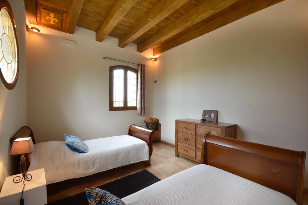 Photo of Bedroom in Arles