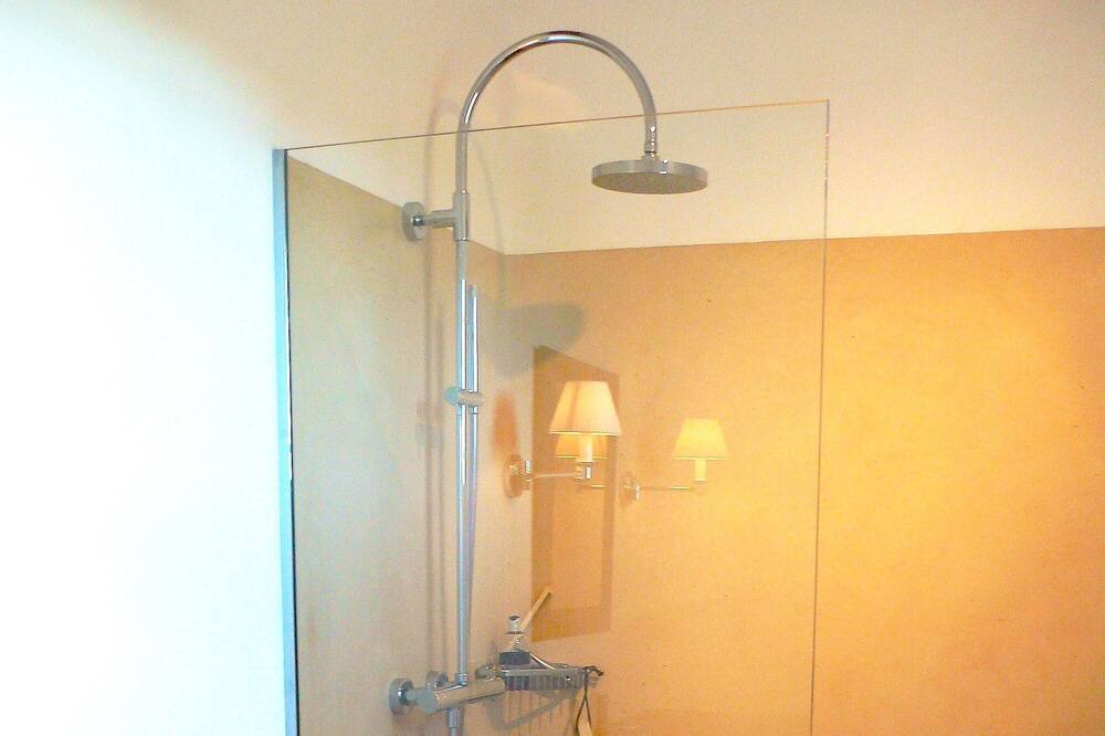 Photo of Bathroom in Bonnieux
