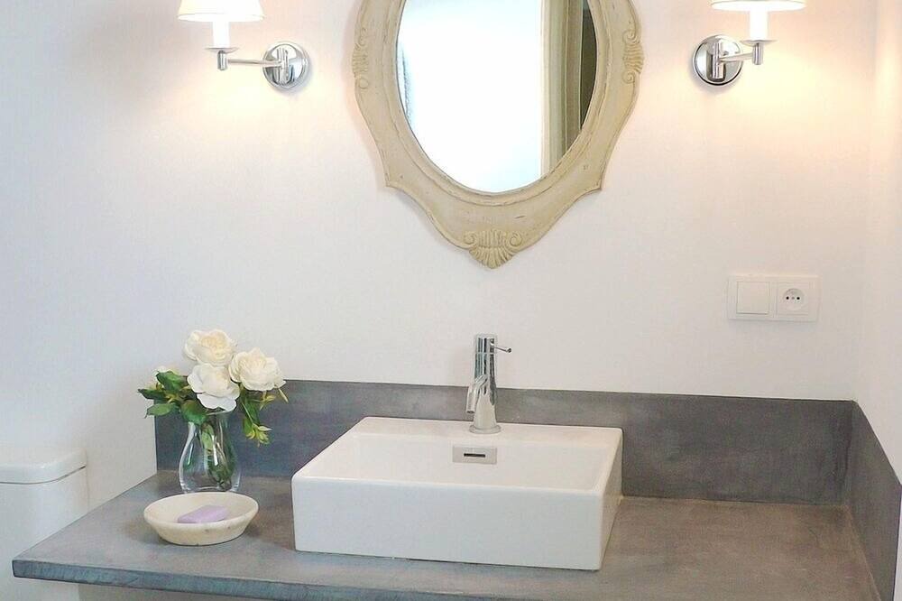 Photo of Bathroom in Bonnieux