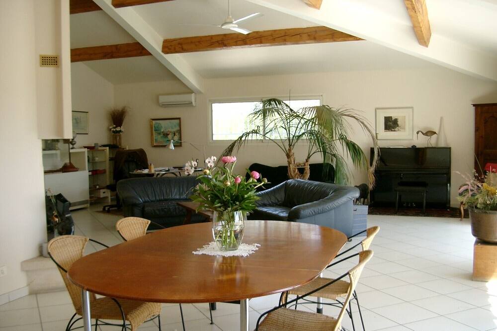 Photo of Livingroom in Arles