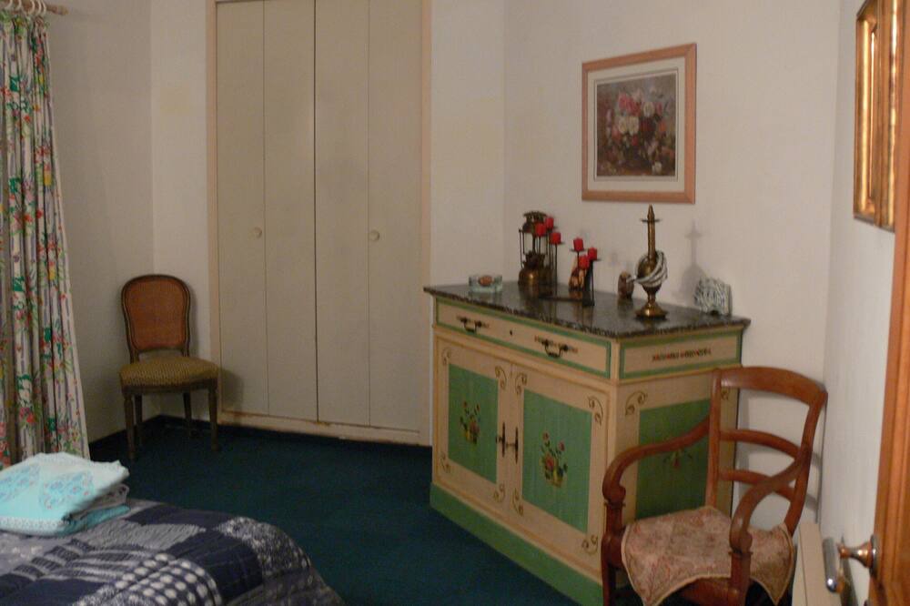 Photo of Bedroom in Arles
