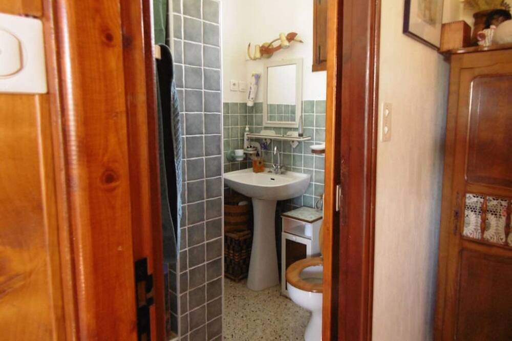 Photo of Bathroom in Reillanne