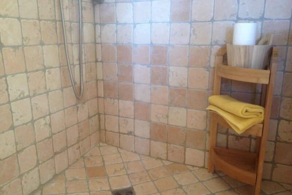 Photo of Bathroom in Montfort