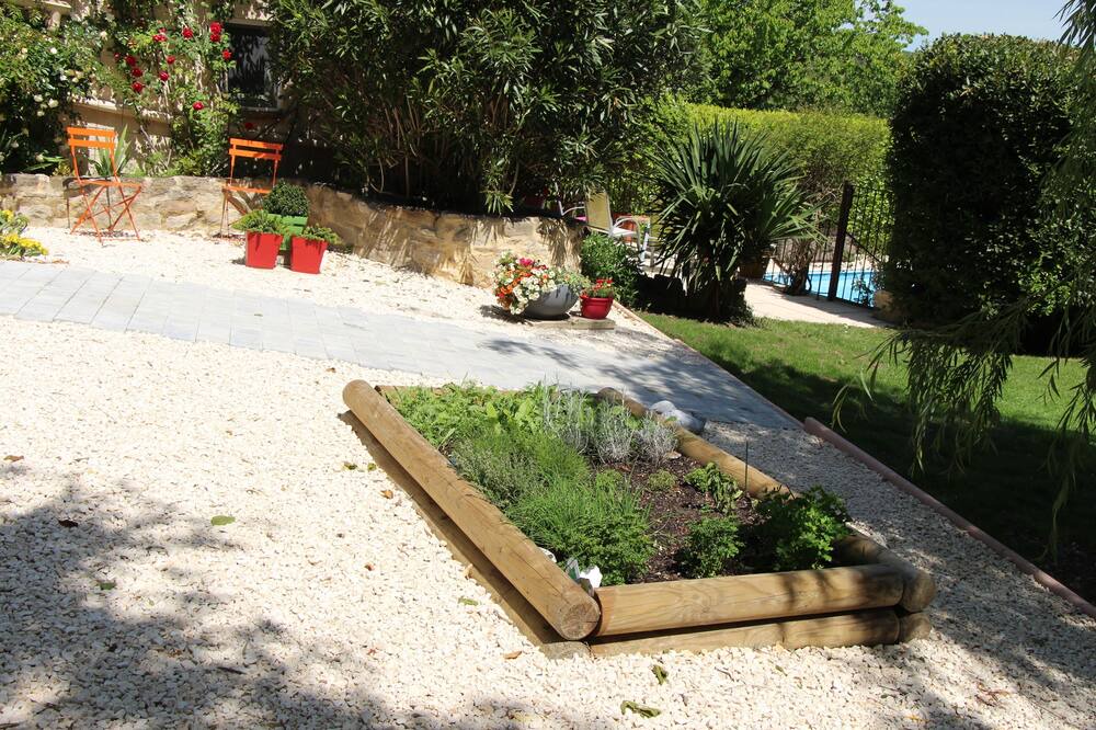 Photo of Outdoor in Saint-Jean-de-Ceyrargues