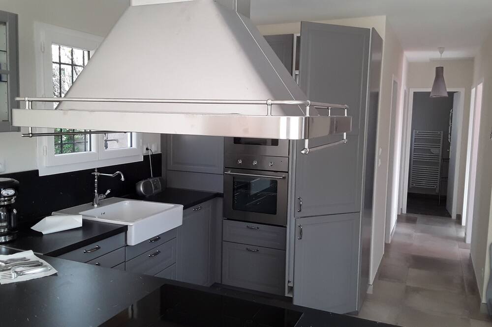Photo of Kitchen in Cuges-les-Pins