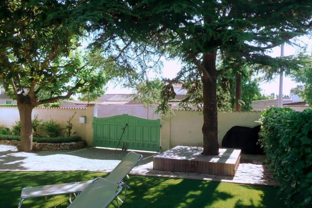 Photo of Outdoor in Port-Saint-Louis-du-Rhone