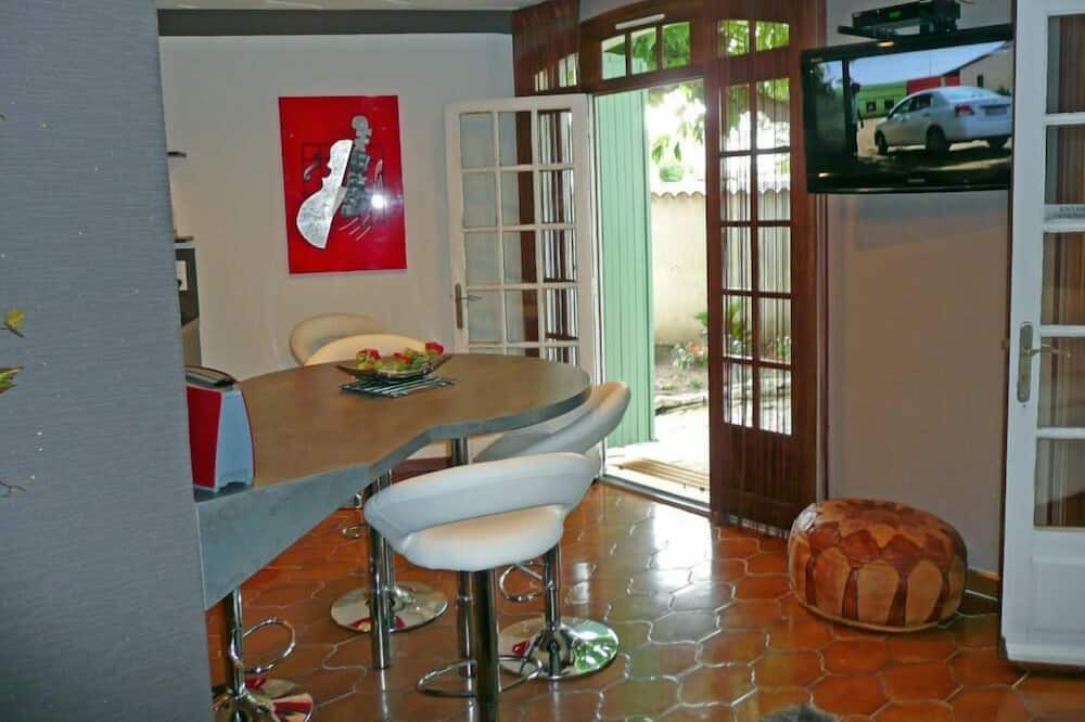 Photo of Livingroom in Port-Saint-Louis-du-Rhone