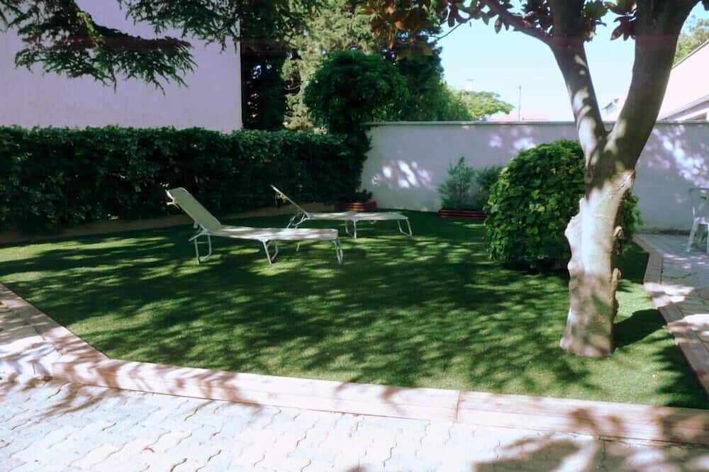 Photo of Outdoor in Port-Saint-Louis-du-Rhone