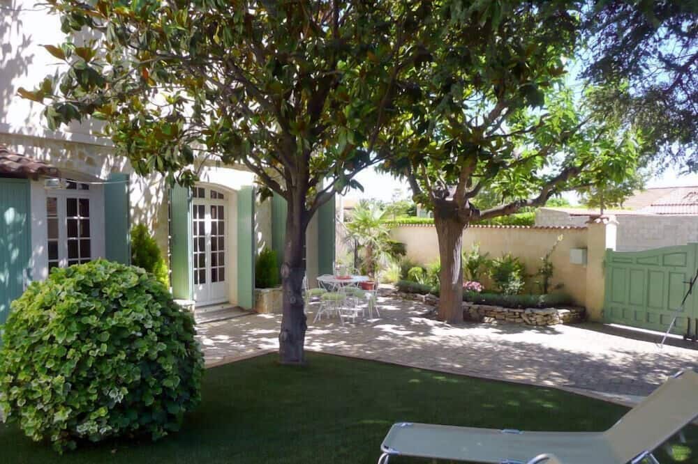 Photo of Outdoor in Port-Saint-Louis-du-Rhone