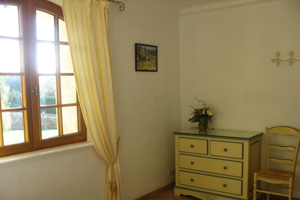 Photo of Bedroom in Carnot