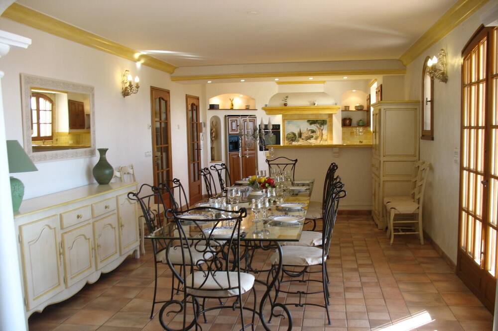 Photo of Bedroom in Carnot