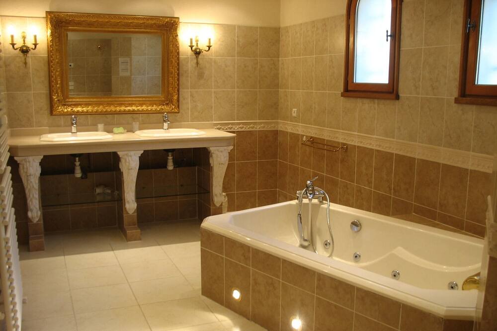 Photo of Bathroom in Carnot