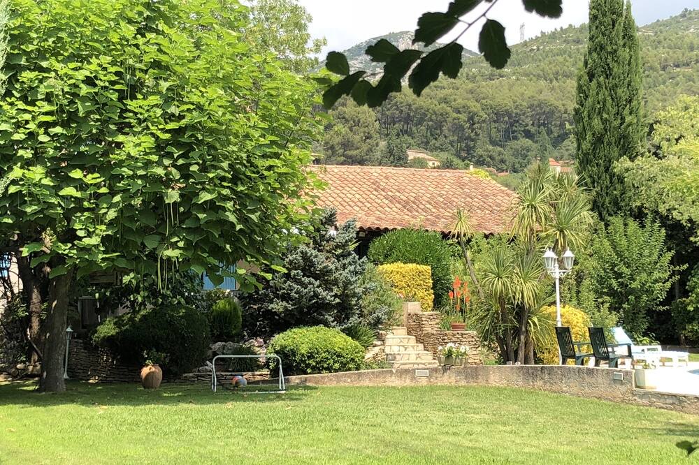 Photo of Outdoor in Gemenos
