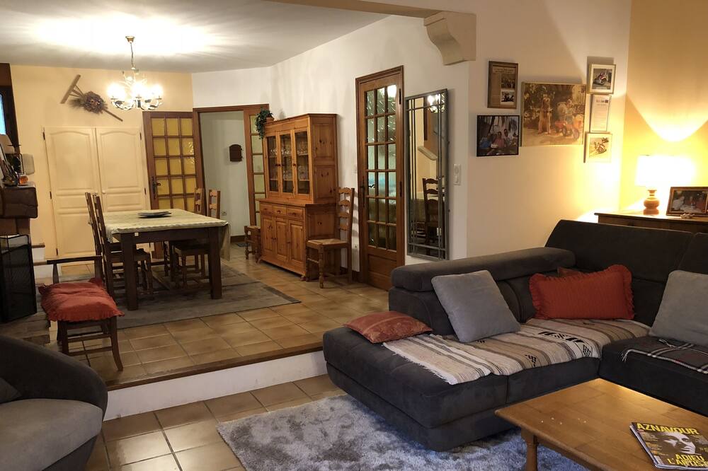 Photo of Livingroom in Gemenos