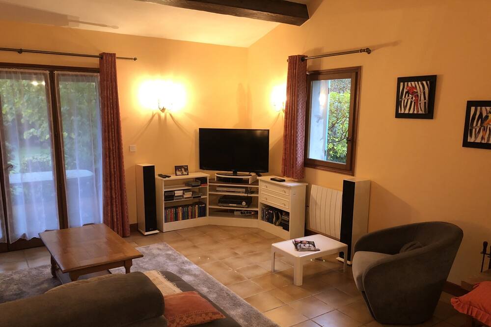 Photo of Livingroom in Gemenos