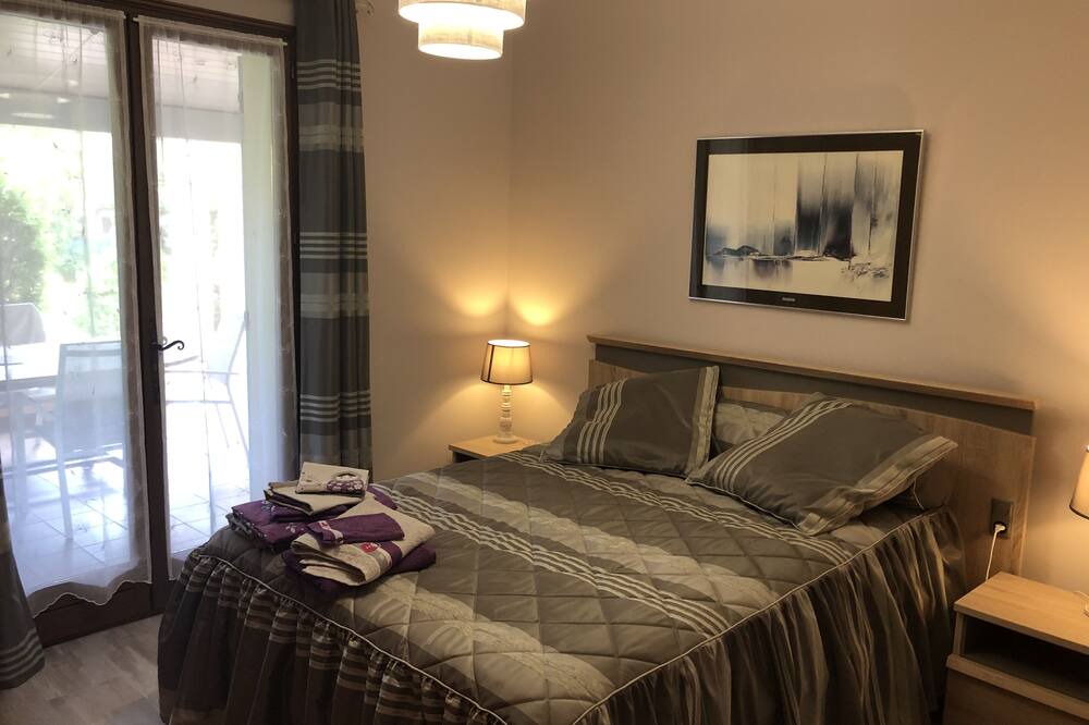 Photo of Bedroom in Gemenos