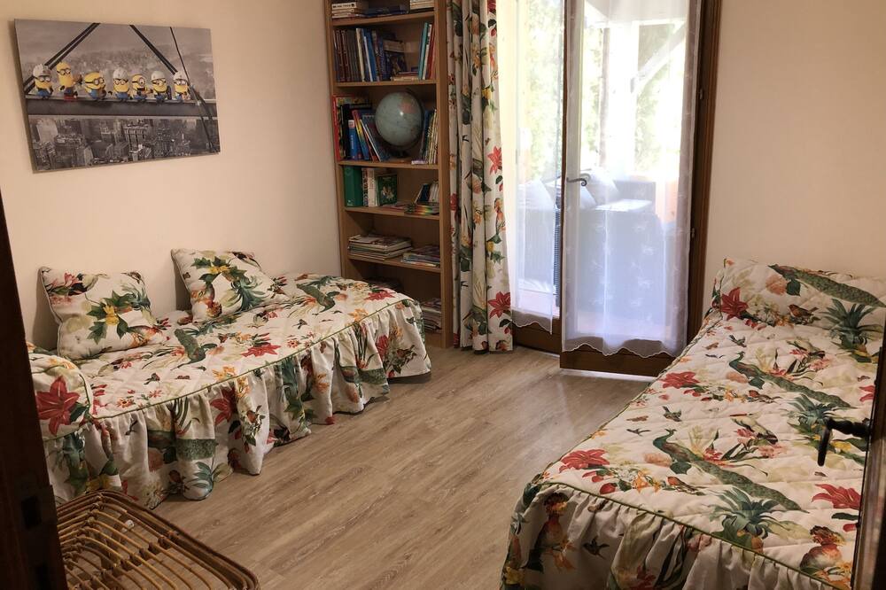 Photo of Bedroom in Gemenos