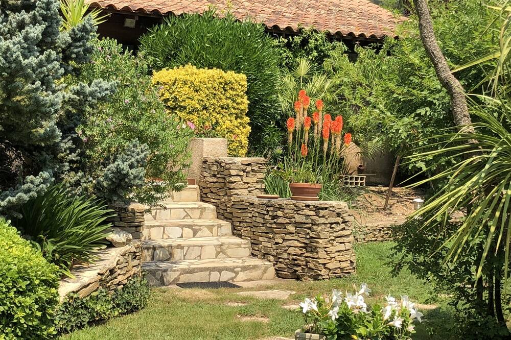 Photo of Outdoor in Gemenos