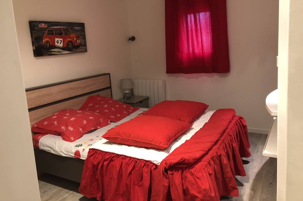 Photo of Bedroom in Gemenos