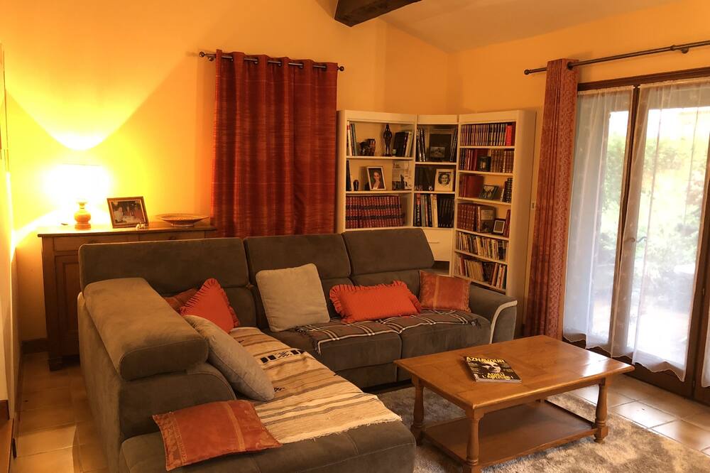Photo of Livingroom in Gemenos