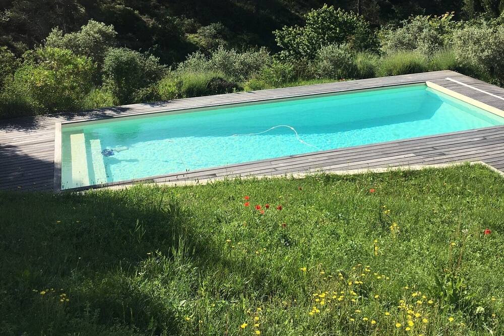 Photo of Outdoor in Vitrolles-en-Luberon