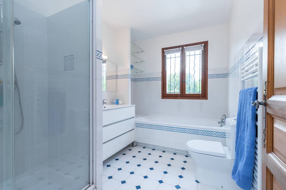 Photo of Bathroom in Le Rouret
