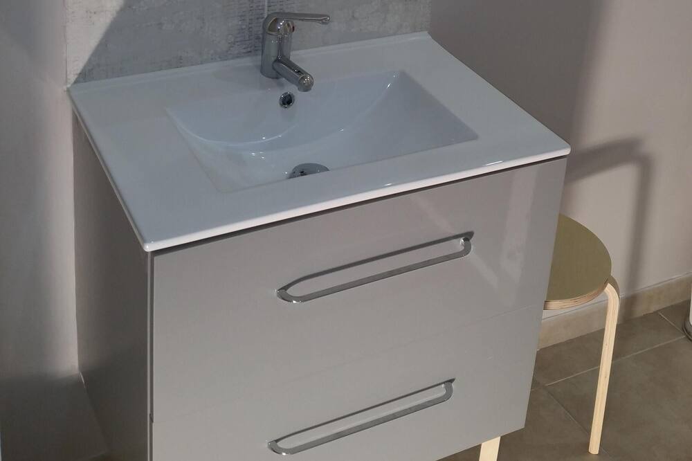 Photo of Bathroom in Miramas