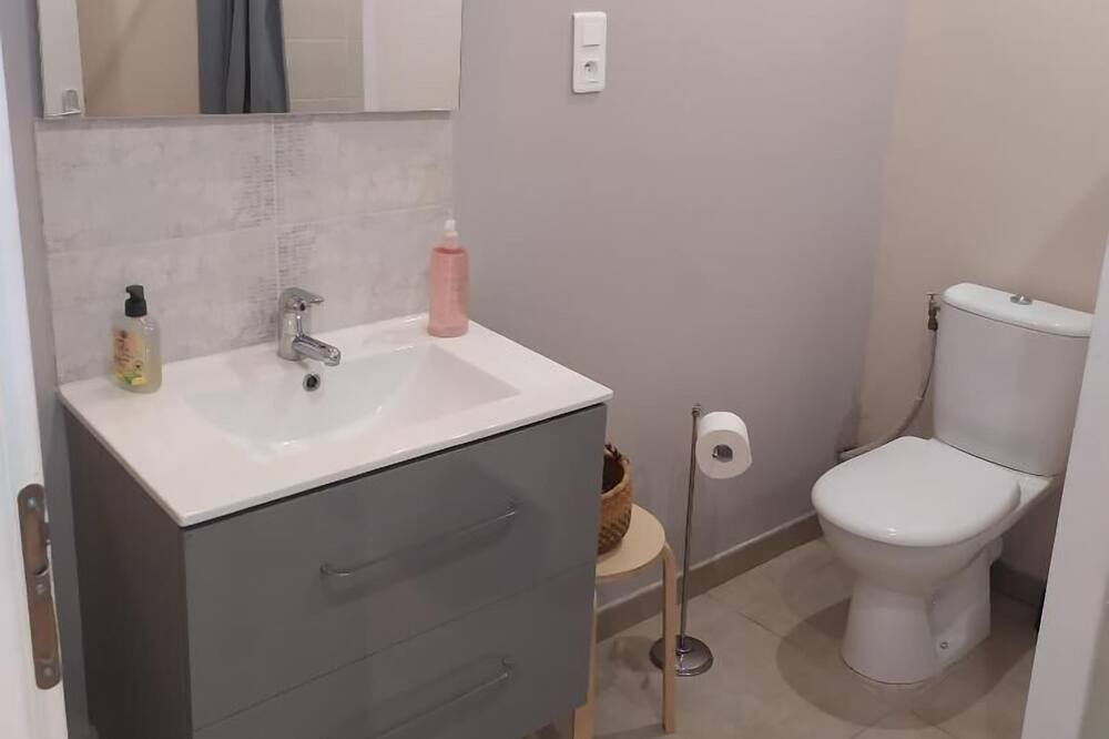 Photo of Bathroom in Miramas