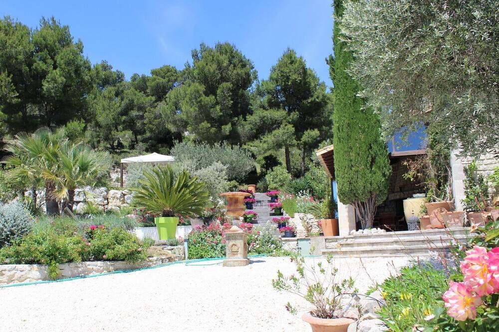 Photo of Outdoor in Les Baux-de-Provence