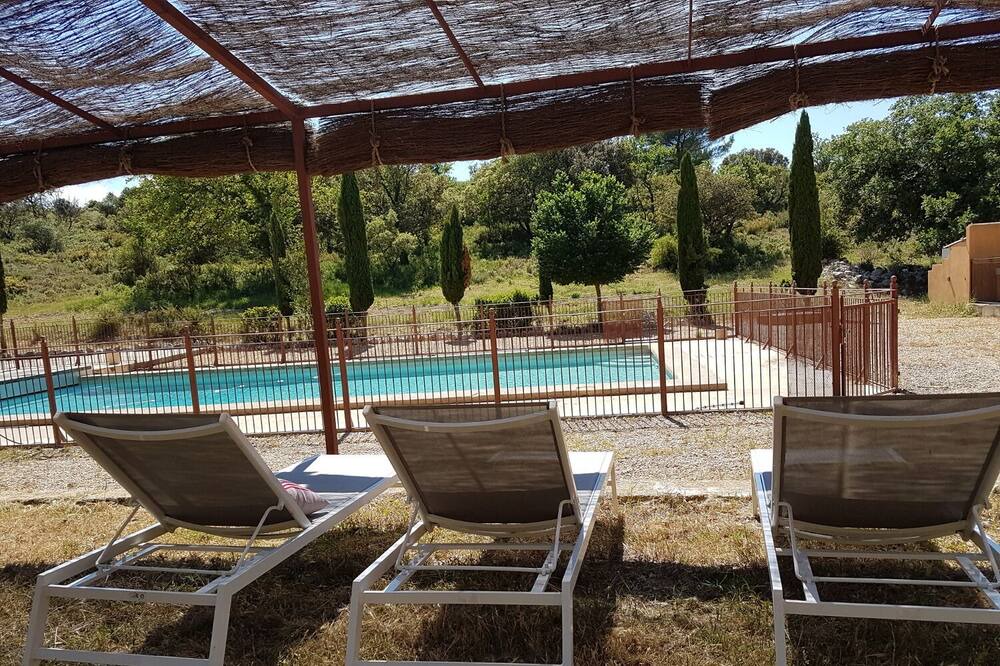 Photo of Outdoor in Lambesc
