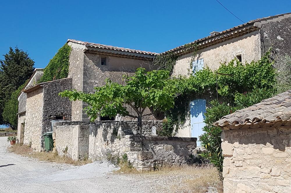 Photo of Outdoor in Lambesc