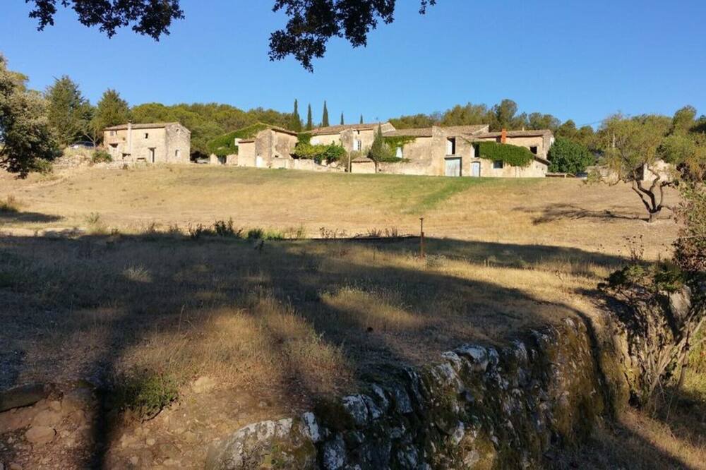 Photo of Outdoor in Lambesc