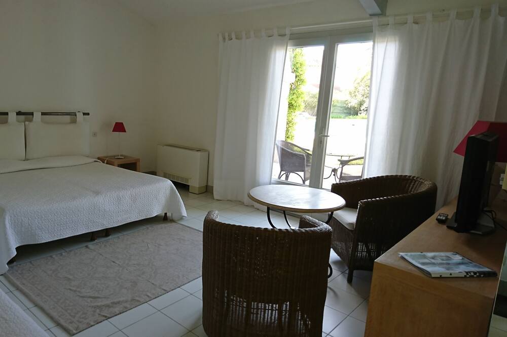Photo of Bedroom in Maussane