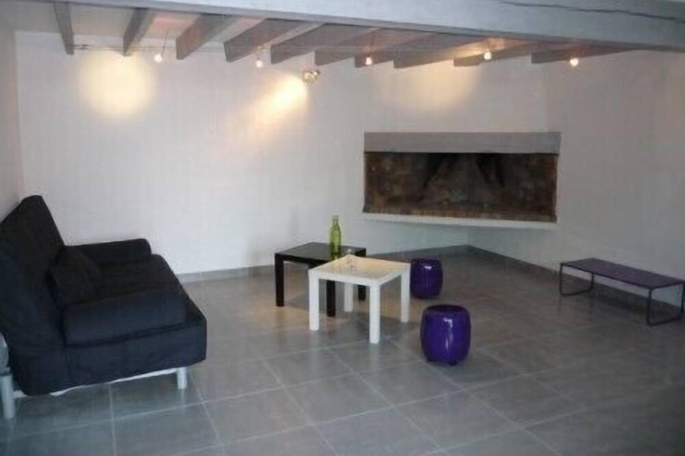 Photo of Livingroom in Saint-Savournin