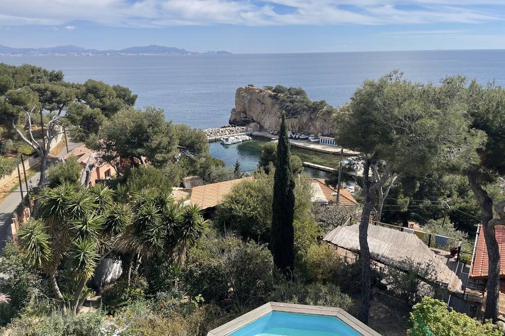 Photo of Outdoor in Ensues-la-Redonne
