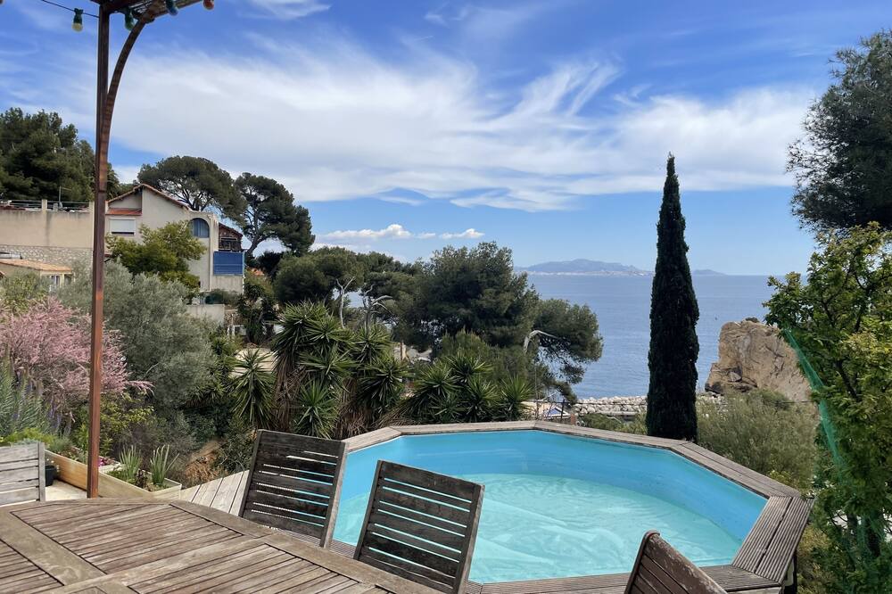 Photo of Outdoor in Ensues-la-Redonne