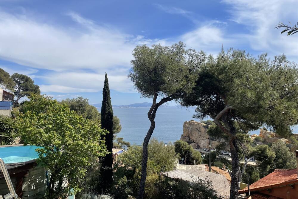 Photo of Outdoor in Ensues-la-Redonne