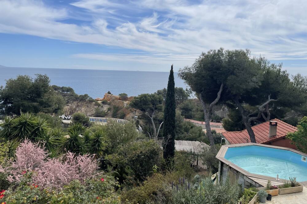 Photo of Outdoor in Ensues-la-Redonne