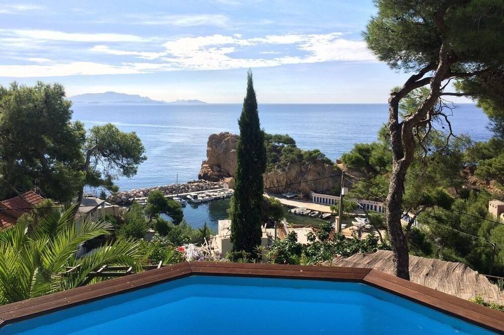 Photo of Outdoor in Ensues-la-Redonne