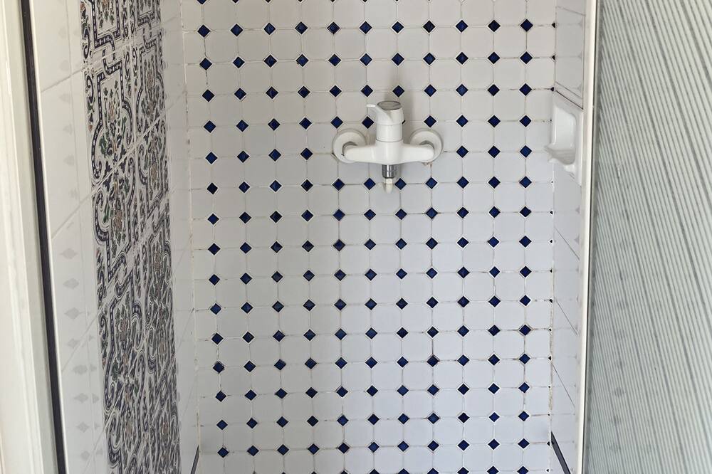 Photo of Bathroom in Ensues-la-Redonne