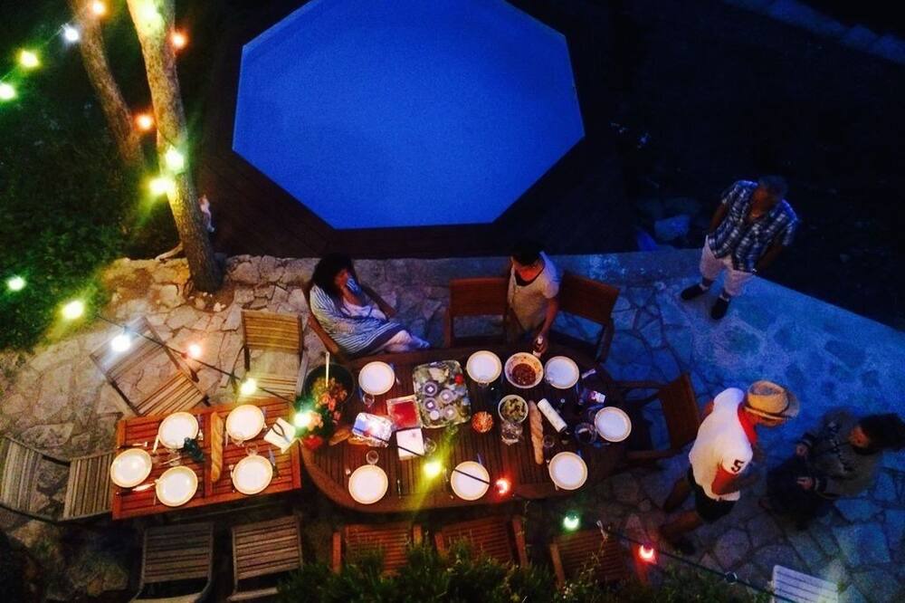Photo of Outdoor in Ensues-la-Redonne
