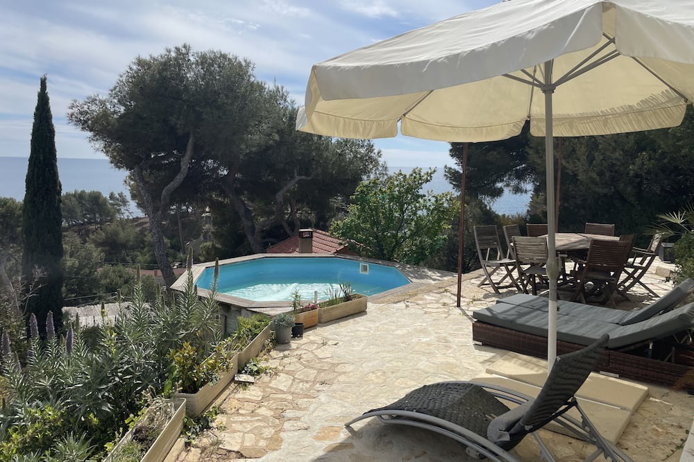 Photo of Outdoor in Ensues-la-Redonne