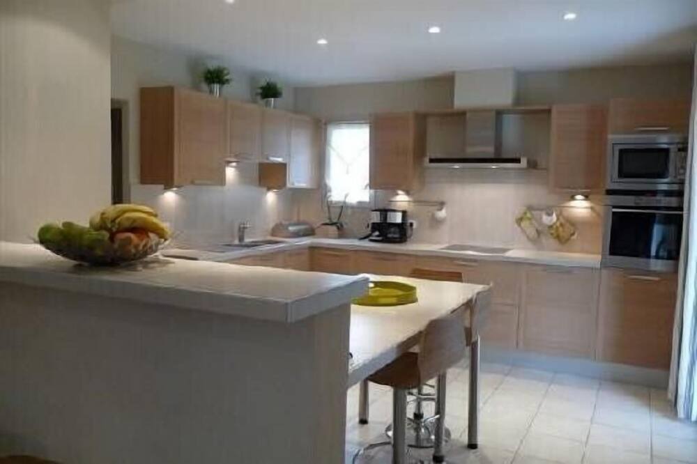 Photo of Kitchen in Eygalieres