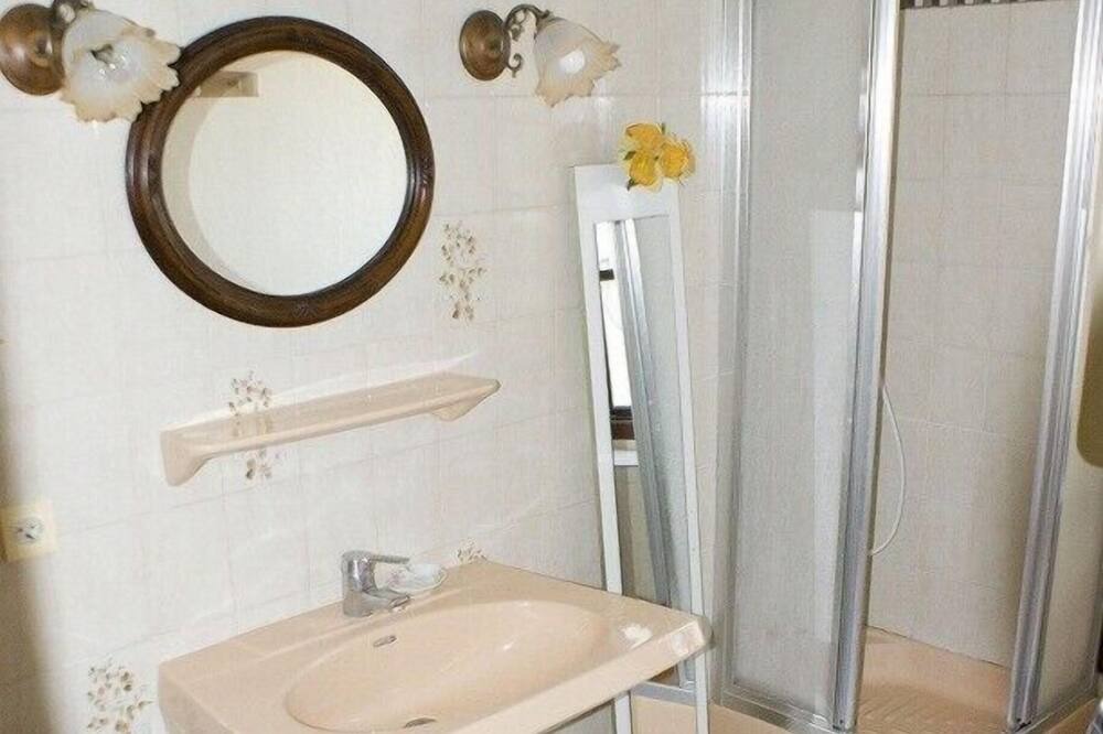 Photo of Bathroom in Orange