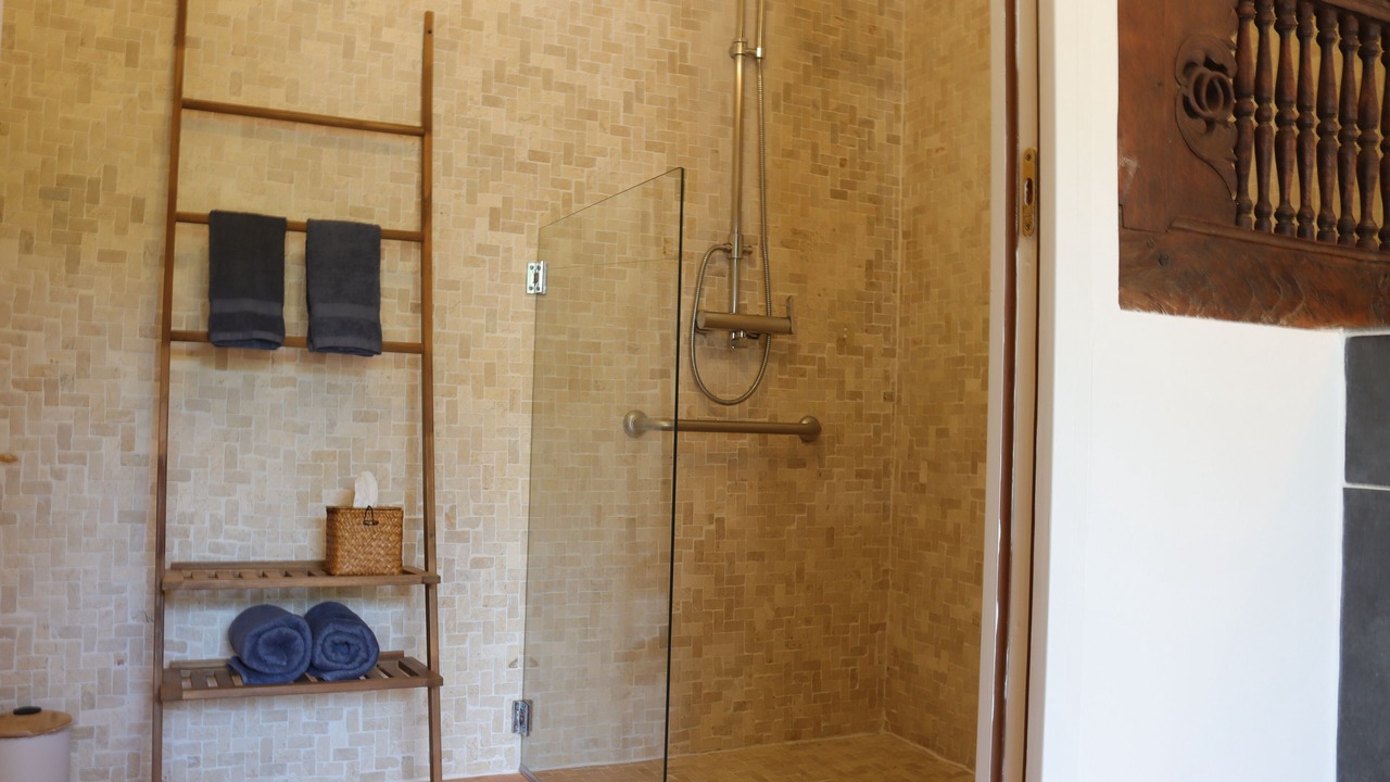 Photo of Bathroom in Saint-Pierre-des-Champs