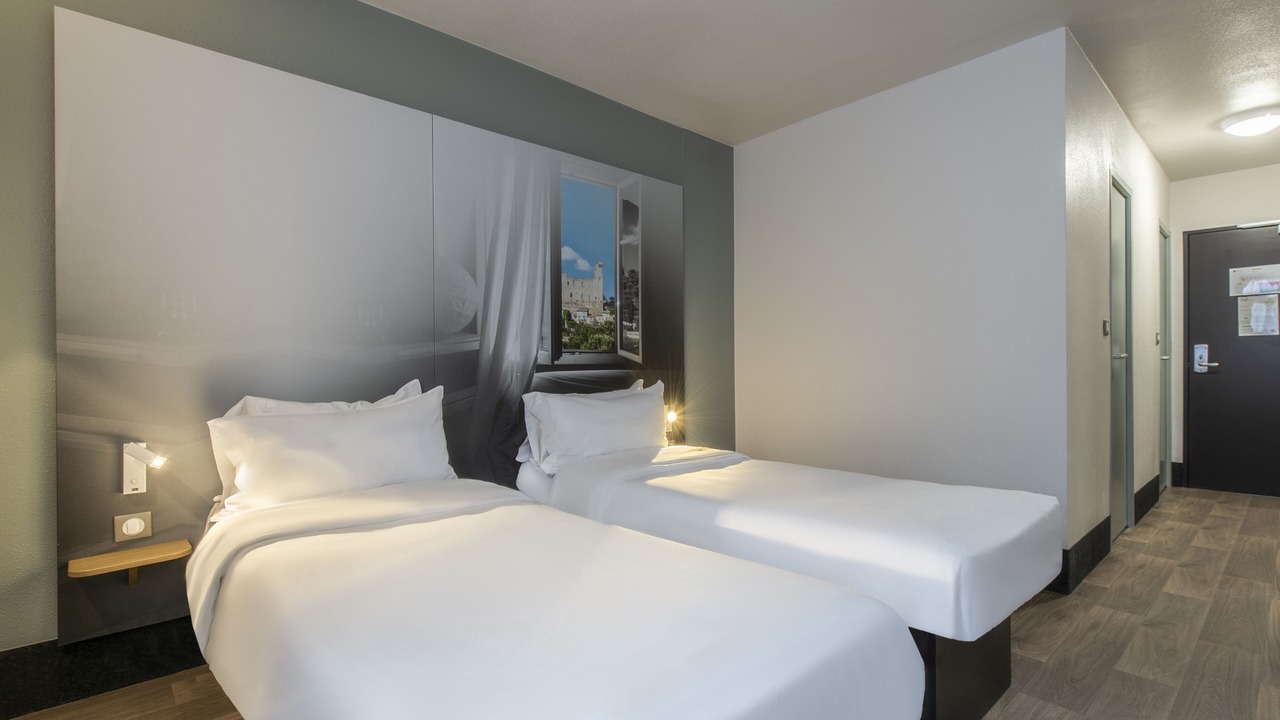Photo of Bedroom in Orange